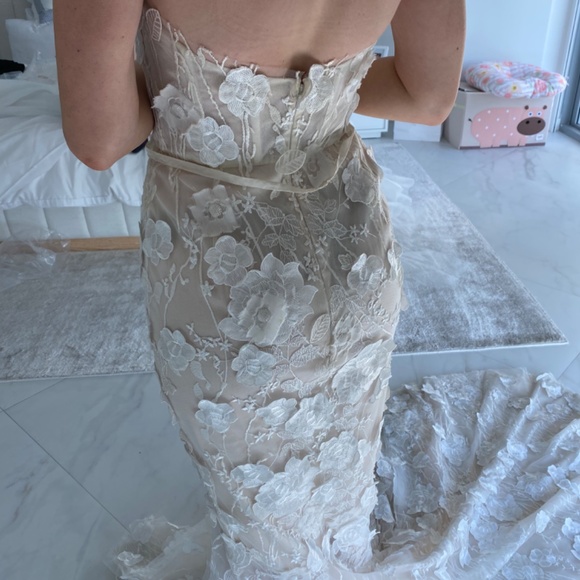 Mira Zwillinger wedding gown NEVER WORN - Picture 7 of 9